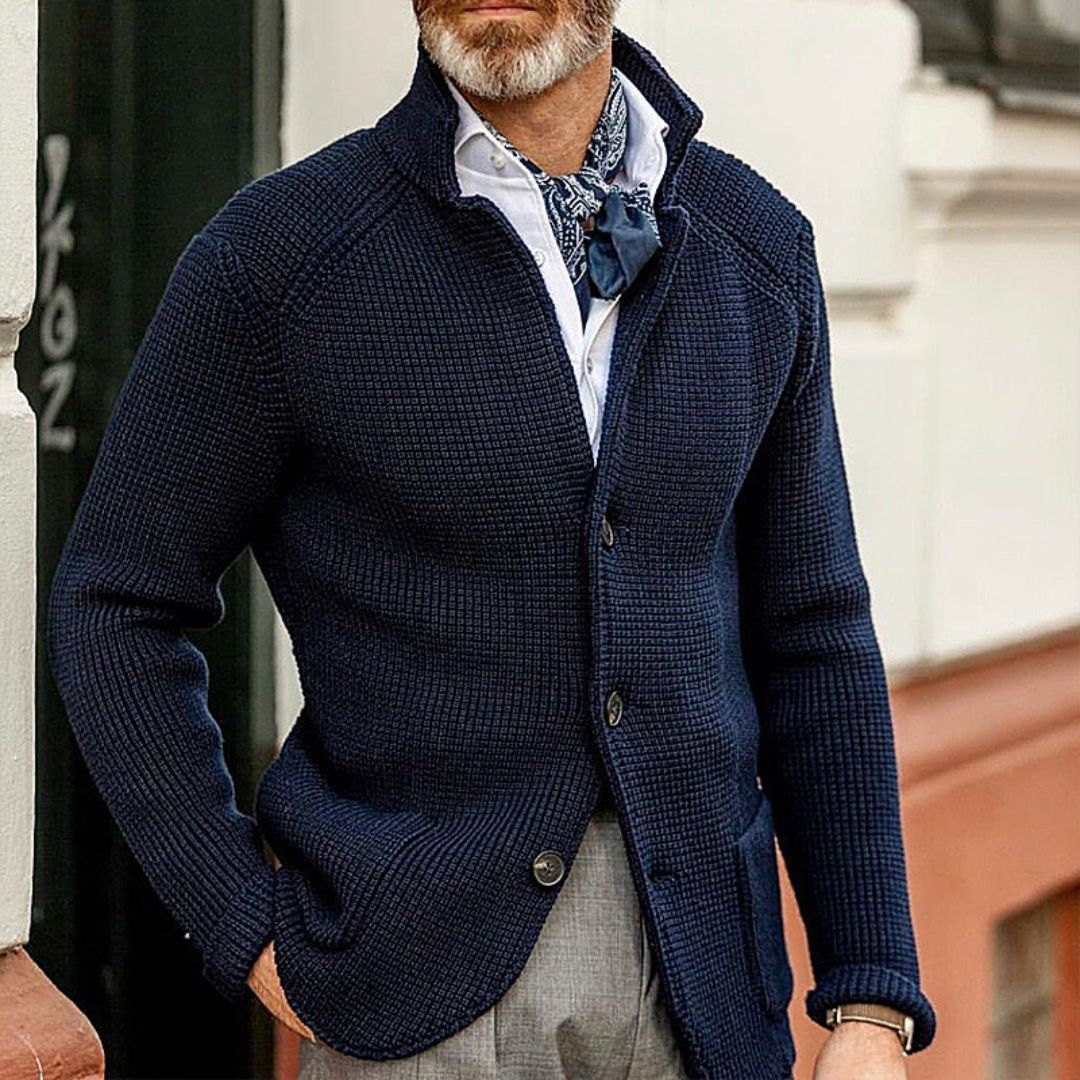 herren-strickjacke-mit-knopfverschluss-klassischer-stil