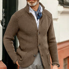herren-strickjacke-mit-knopfverschluss-klassischer-stil