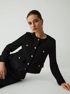 kurzer-damenblazer-ansicht-vorne-schickes-design