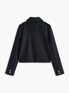 tailorierte-kurzgeschnittene-jacke-fuer-damen