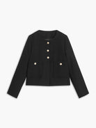 strukturiertes-bouclé-jacket-vorderansicht-elegante-knopfleiste