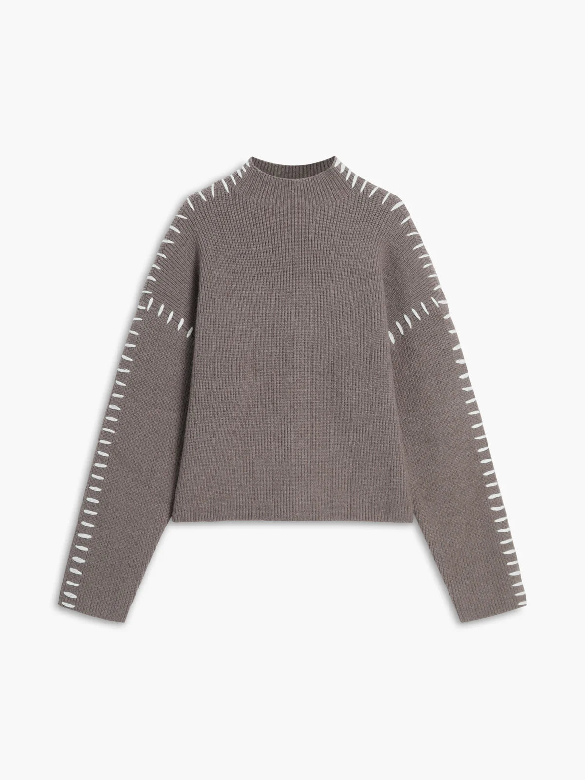oversize-strickpullover-seitenansicht-weite-ärmel-auffällige-nähte