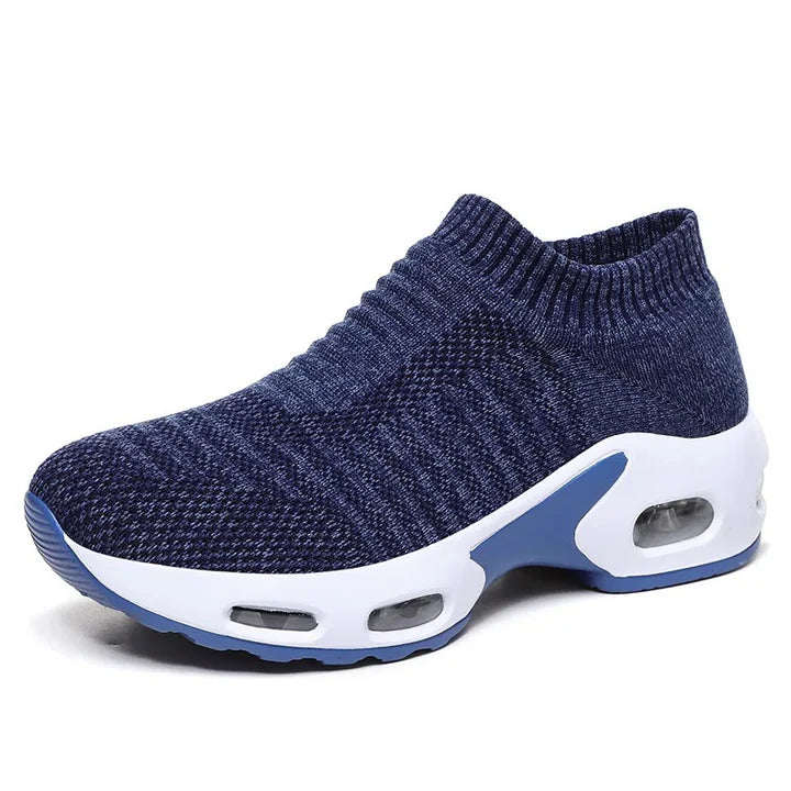 strick-slip-on-sneaker-frontansicht-atmungsaktives-strickmaterial-bequeme-passform