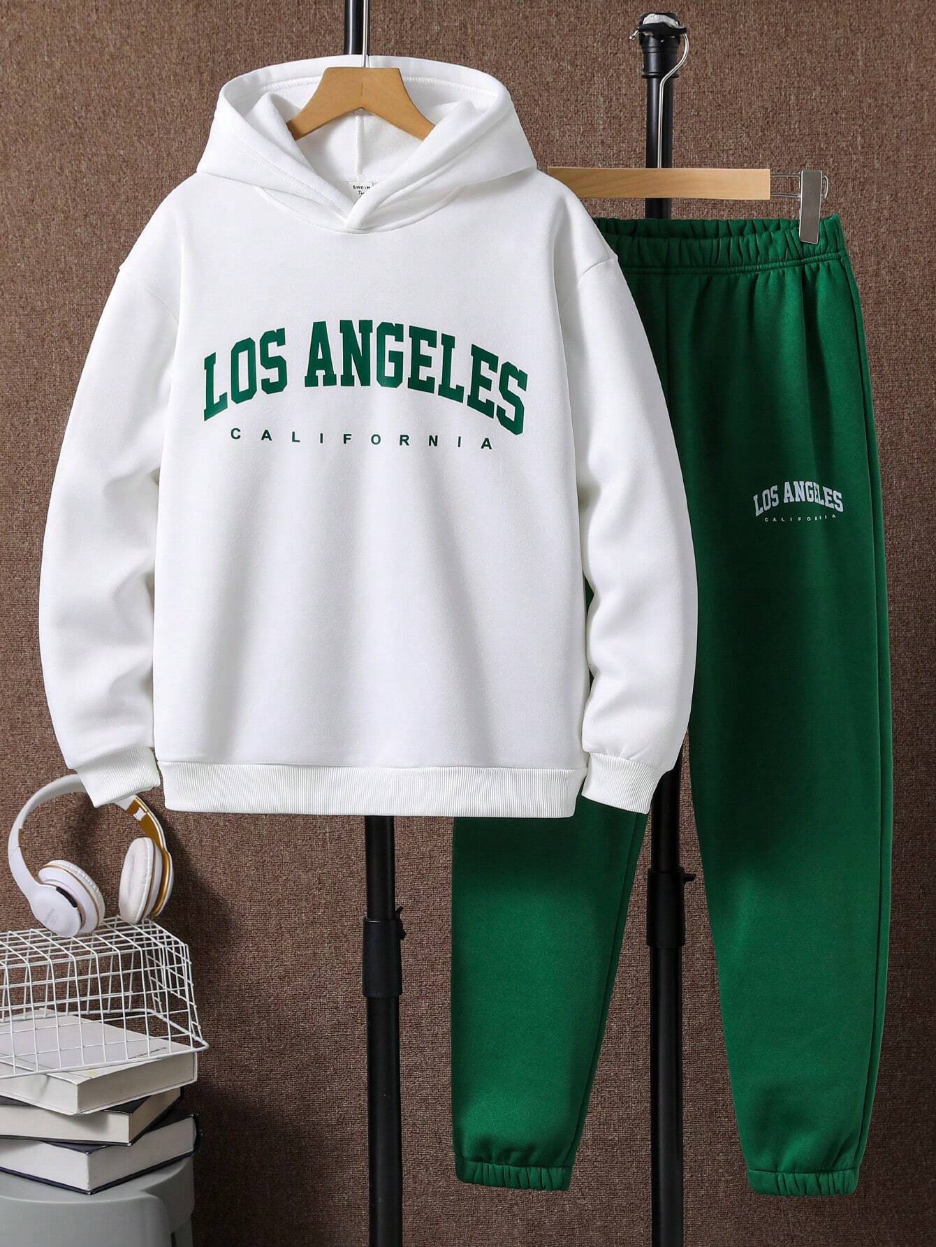 damen-hoodie-mit-buchstaben-print-nahansicht-los-angeles-print