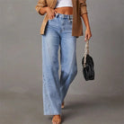 high-waisted-denim-hose-ausgestelltes-bein