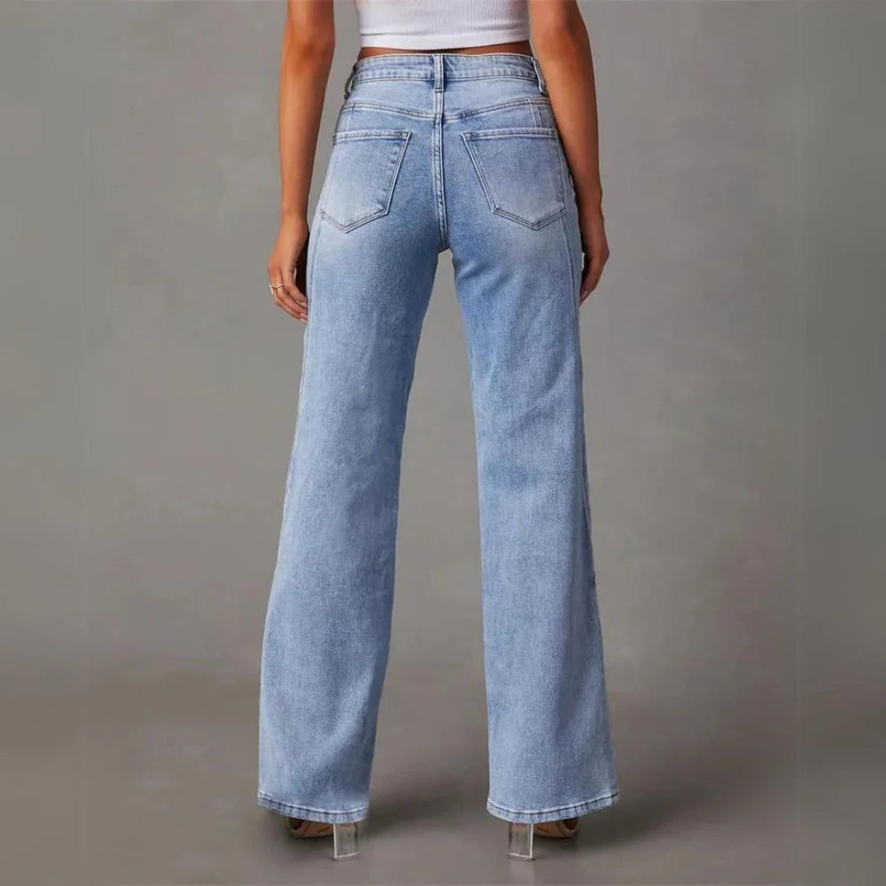 high-waisted-denim-hose-ausgestelltes-bein