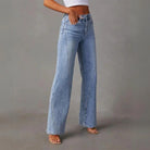 high-waisted-denim-hose-ausgestelltes-bein