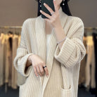 Damen-cardigan-strickstoff-detail-gemütlich