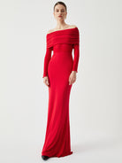 damen-abendkleid-mit-schulterfreiem-ausschnitt-und-figurbetonter-silhouette