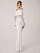 damen-abendkleid-mit-schulterfreiem-ausschnitt-und-figurbetonter-silhouette