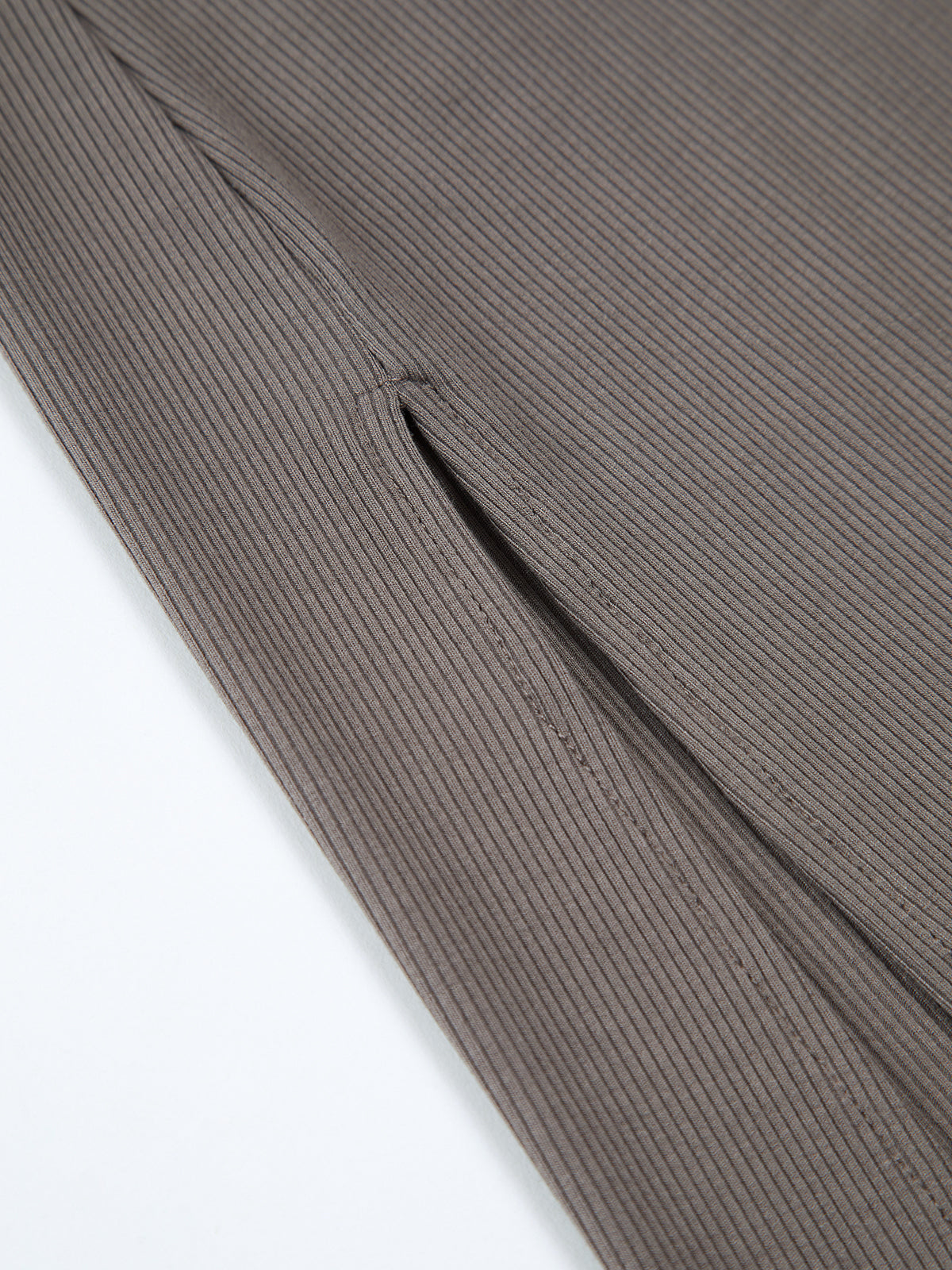 damen-geripptes-maxikleid-mit-seitlichem-schlitz