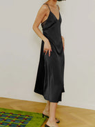 seidiges-damen-rückenfreies-slipkleid