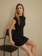 Minikleid-mit-Kappenärmeln-und-Taschen-eleganter-strukturierter-Look