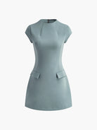 Minikleid-mit-Kappenärmeln-und-Taschen-eleganter-strukturierter-Look