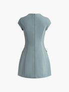 Minikleid-mit-Kappenärmeln-und-Taschen-eleganter-strukturierter-Look