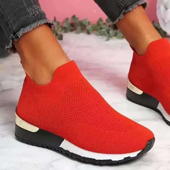 glitzernde-slip-on-sneaker-seitenansicht-gepolsterte-sohle-flexible-passform