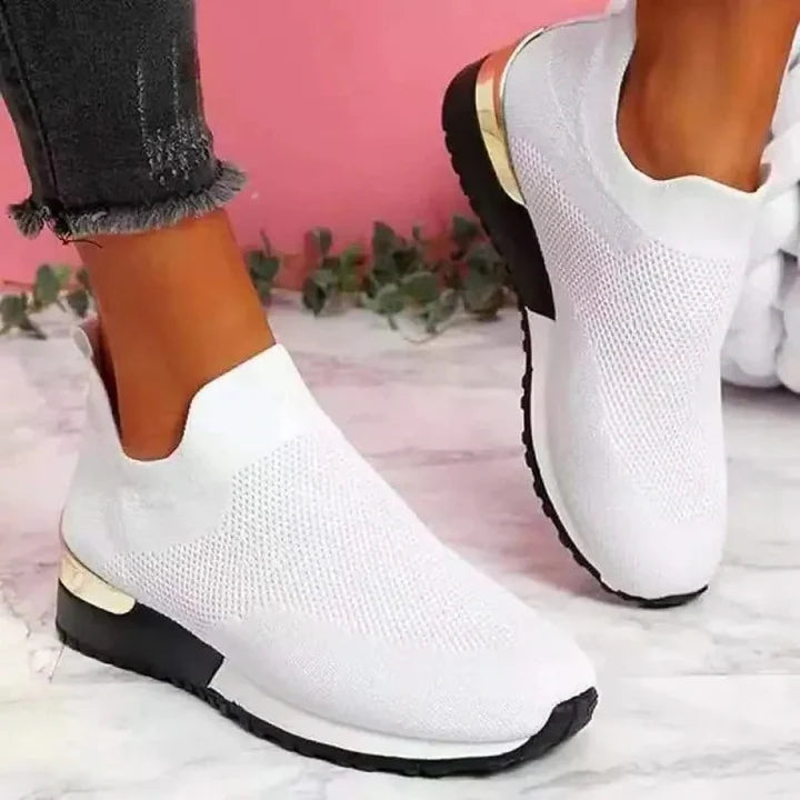 glitzernde-slip-on-sneaker-seitenansicht-gepolsterte-sohle-flexible-passform