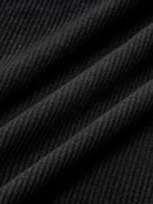langärmliges-ripp-oberteil-nahaufnahme-gerippte-textur-modernes-design